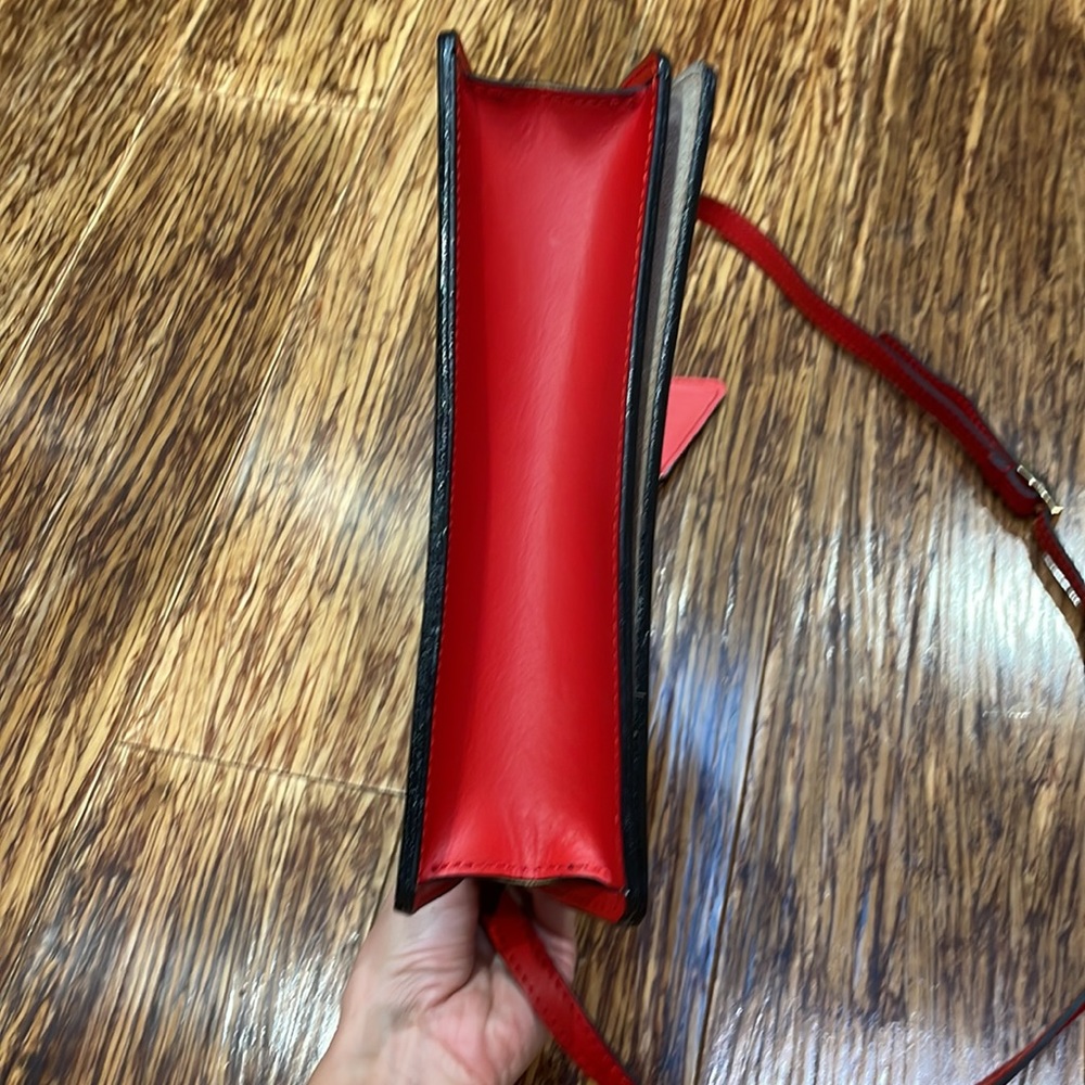 Camelia Roma red genuine Italian leather crossbody bag - Picture 6 of 13